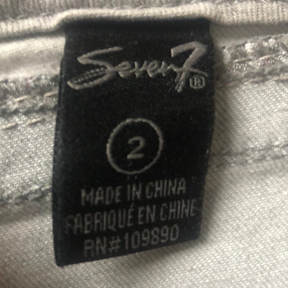 Ripped, Crop Jeans- size 2 (fits a bit bigger) - Picture 3 of 3